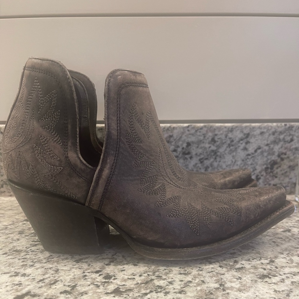 Ariat Dixon Western Bootie distressed black